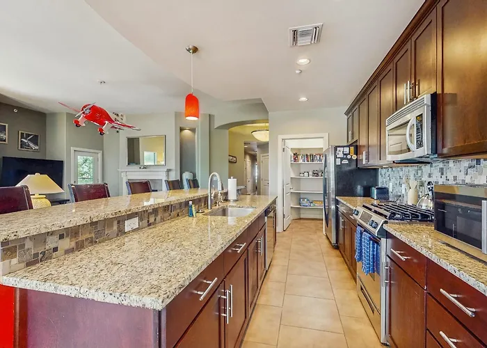 The Airplane Hangar Holiday home Tempe