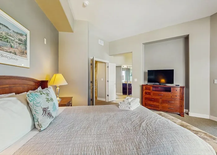 The Airplane Hangar Holiday home